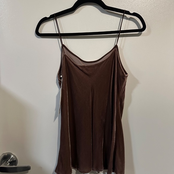 Vince Velvet Cami - Picture 5 of 6